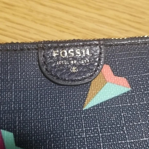 Fossil Wristlet Paper Plane Design In Blue Rare - Picture 3 of 5